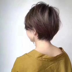 -BULB STUDIO 巴柏明星发型工作室