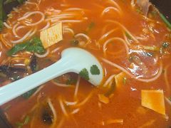 -花馬肆.云南过桥米线(汉神购物广场现场熬汤店)