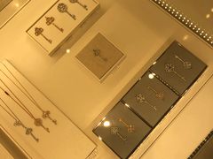 -Tiffany & Co.蒂芙尼
(杭州大厦店)