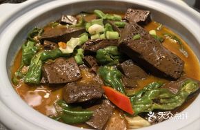 Garlic Pig Blood Stir-fry