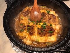 石锅海鲜酿豆腐-坛宗剁椒鱼头(河西王府井店)