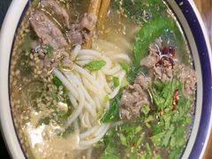 -云阿蛮云南生烫牛肉米线(奉贤路店)