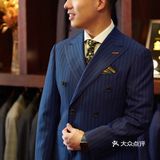 藏蓝色条纹西装套装+白衬衫完全取向狙击