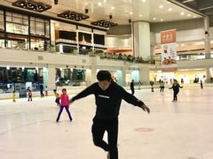-冰纷万象滑冰场(深圳万象城店)