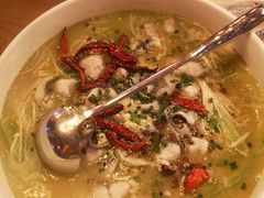 招牌酸菜鱼（必点）-爱啤精酿·民谣酒馆(滨江店)