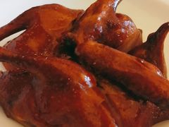 玻璃皮润烧乳鸽-北京厨房(西安SKP店)