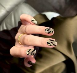 -桃色美甲沙龙