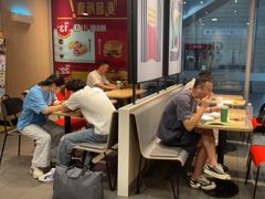 -麦当劳(轻轨曹杨路店)