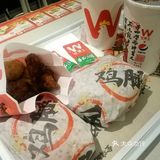 1.9元吃了这么多！两瓶酸奶罐罐+双堡六件套
