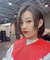 -变画·发型STUDIO