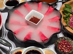 -红鼎豆捞·非遗鲍皇汤火锅(宝丰路店)