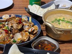 -蚝堡海鲜·威海菜·海肠捞饭·烧烤·亚洲吃蚝公司(幸福门店)