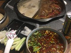 -三人行骨头王火锅(长寿店)