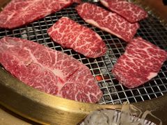 -铭牛烧肉·和牛海鲜自助(高新月牙湖店)