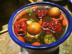 -沪小二炭火蛙锅(淮海中路美食不夜城店)