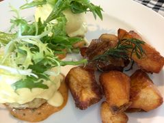 -ROAST coffee & eatery