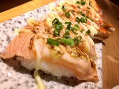 炙烤三文鱼手握-初居食屋日式料理(万象城购物中心店)