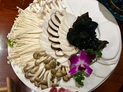 -和院老火锅铜锅烧烤海鲜(朱雀大街店)