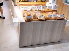 -顶东面包花园·生日蛋糕(世博店)
