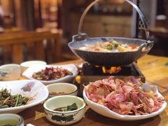 -老滇山寨•云南特色菜•地方菜•民族风情歌舞表演(金碧店)