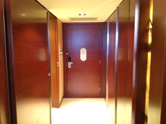 房间走廊-上海波特曼丽思卡尔顿酒店
