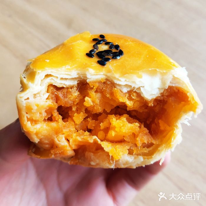 竹桥村宫廷糕点(步行街店)蛋黄酥图片