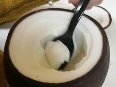 -志龙皇冠吃货椰子铺