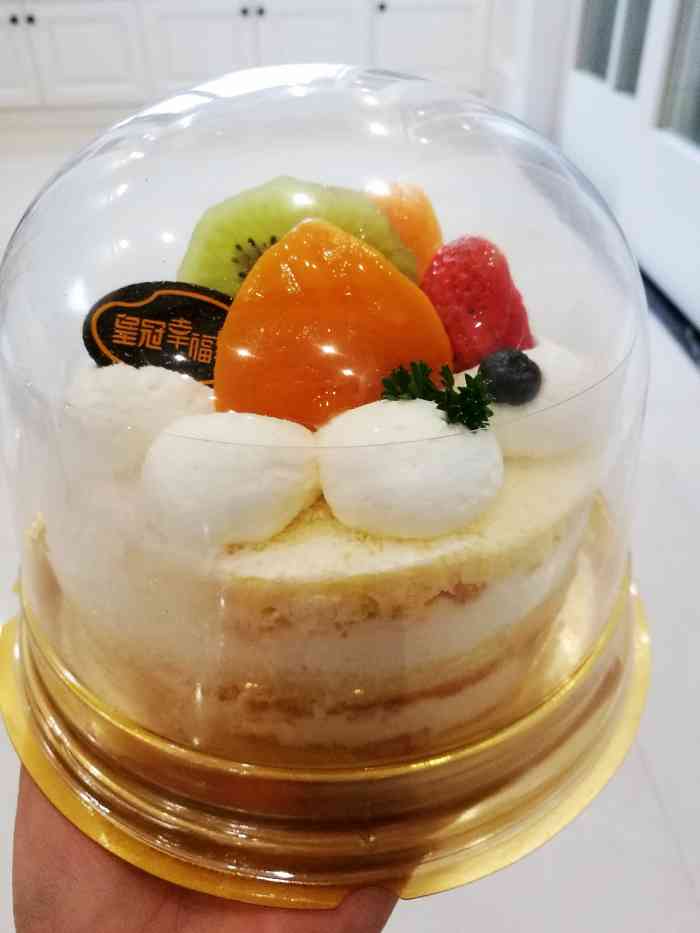 口味:皇冠蛋糕是老品牌了,吃了很多年,毛毛虫,全麦面包,红豆面包,沙律