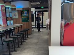 -麦当劳(百联西郊购物中心店)