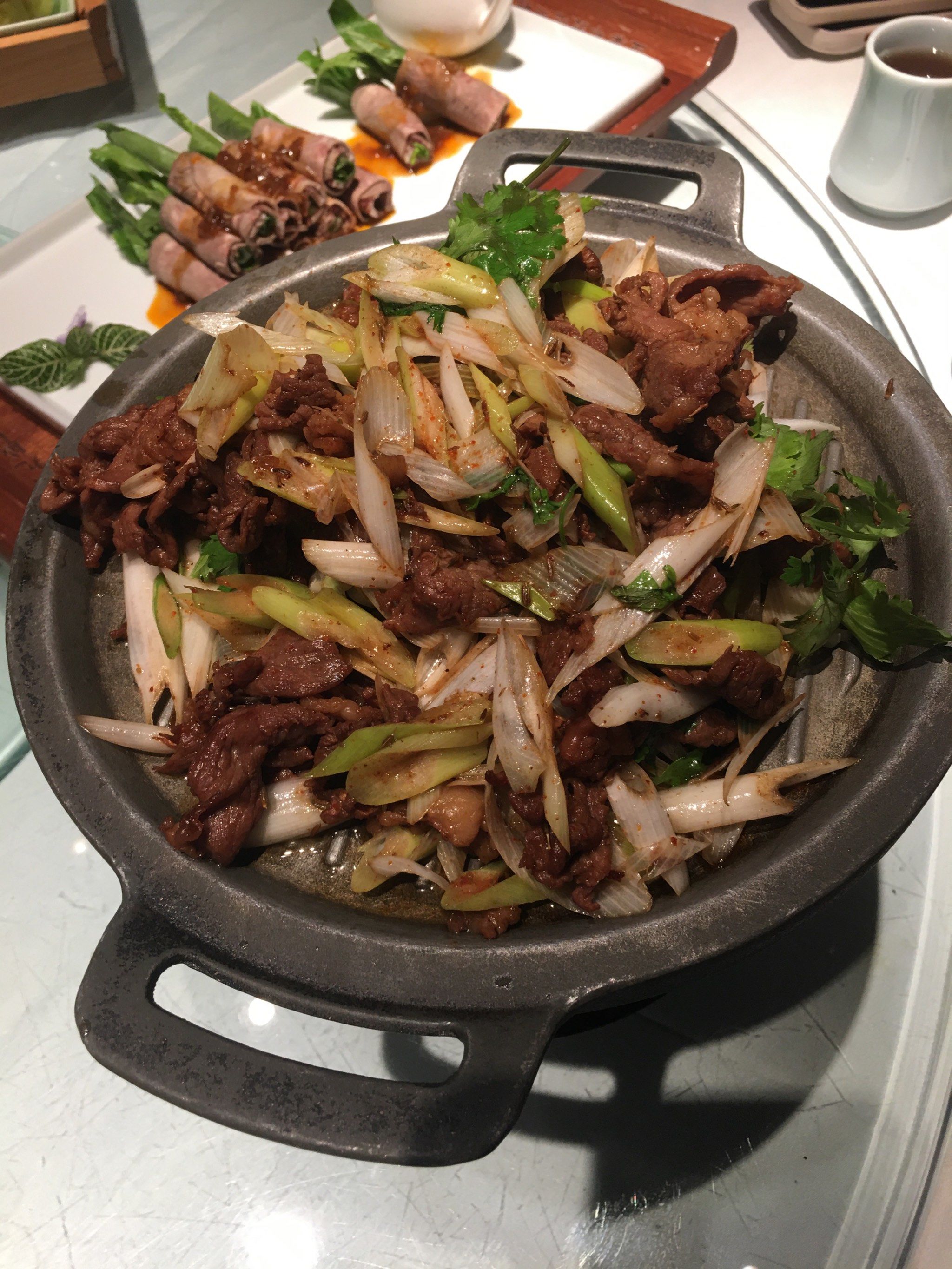四世同堂京菜烤鸭店,位于北京朝阳区的十里河,地道的京味菜品