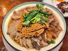 港式萝卜牛杂煲-JUKEBOX玖部音乐餐厅(华侨城店)