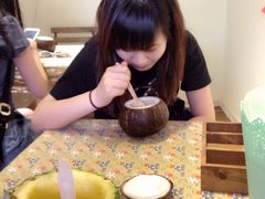 -志龙皇冠吃货椰子铺