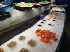 -云顶旋转自助景观餐厅