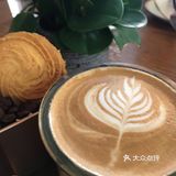 在摩天轮的周边，晚上如果能够看到夜景还是不错的