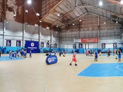 -顶峰篮球俱乐部(南头店)