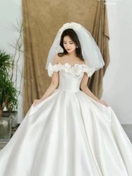 -Lady  Jane高端婚纱礼服馆