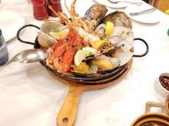 -三亚亚龙湾瑞吉酒店·宴悦Driftwood·游水海鲜·牛排·草坪·私人定制