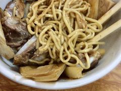 -松树干拌面店