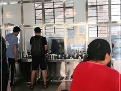 -鸿浩扒猪脚米线