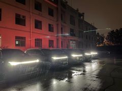 -理想汽车(世纪汇店)