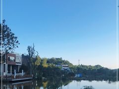 -叁山与肆客服号民宿(龙泉阳光城百工堰公园店)