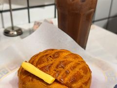 菠萝油-樂麗餐室 · 本地茶餐廳(扬名广场店)