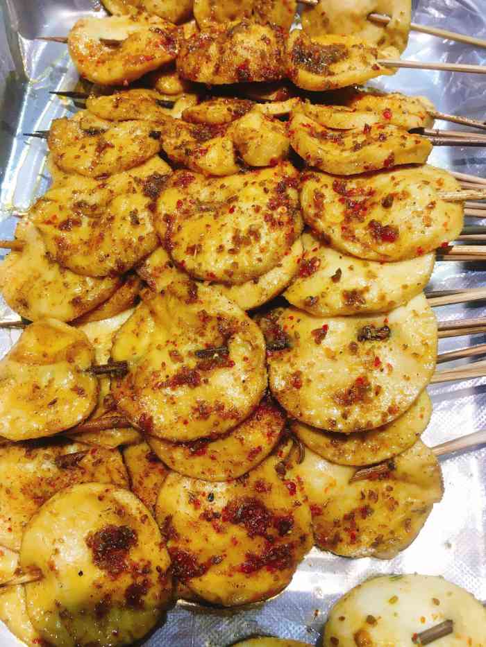 青岛风味烧烤-"这家店最吸引我的就是烤小饼了[色]也不.