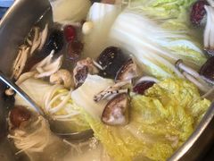 -一席地·本地鸡窝·杭帮鸡火锅(萧山银隆百货店)