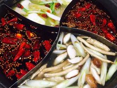 四喜鸳鸯锅-白乐天毛肚火锅馆(解放碑店)