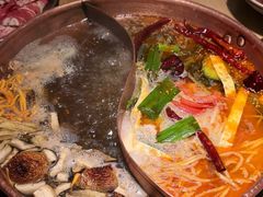 -洱火云南酸菜牛肉火锅(石景山当代商城店)