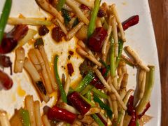 折耳根炒肉片-云海肴·汽锅鸡·云南菜(美罗城店)