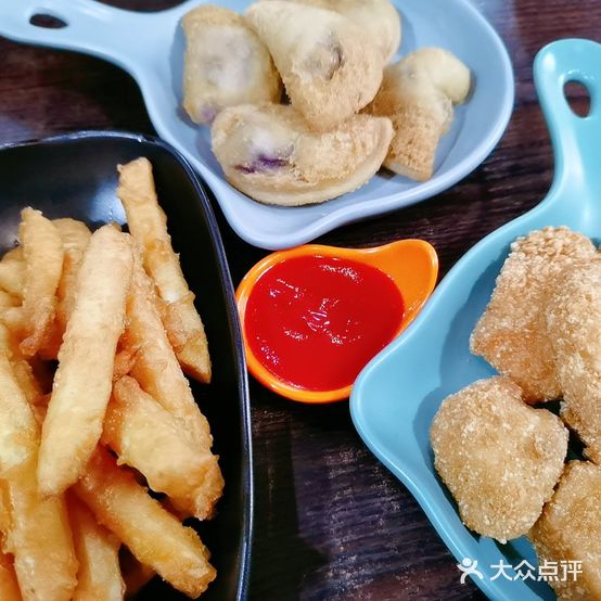 布莱恩炸鸡韩式料理(宝龙店)