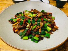 宣威小炒肉-老滇山寨•云南特色菜•地方菜•民族风情歌舞表演(金碧店)