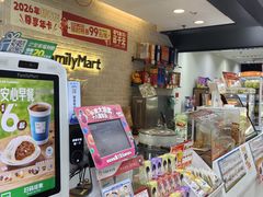 -全家便利店(江湾镇站店)